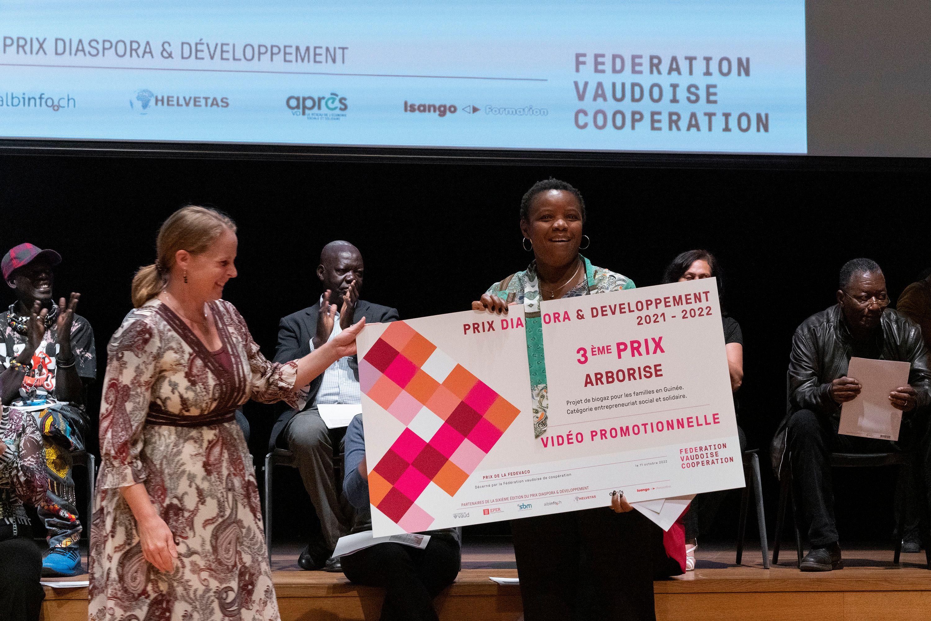 Un prix récompense les meilleurs projets de migrants en faveur de ...